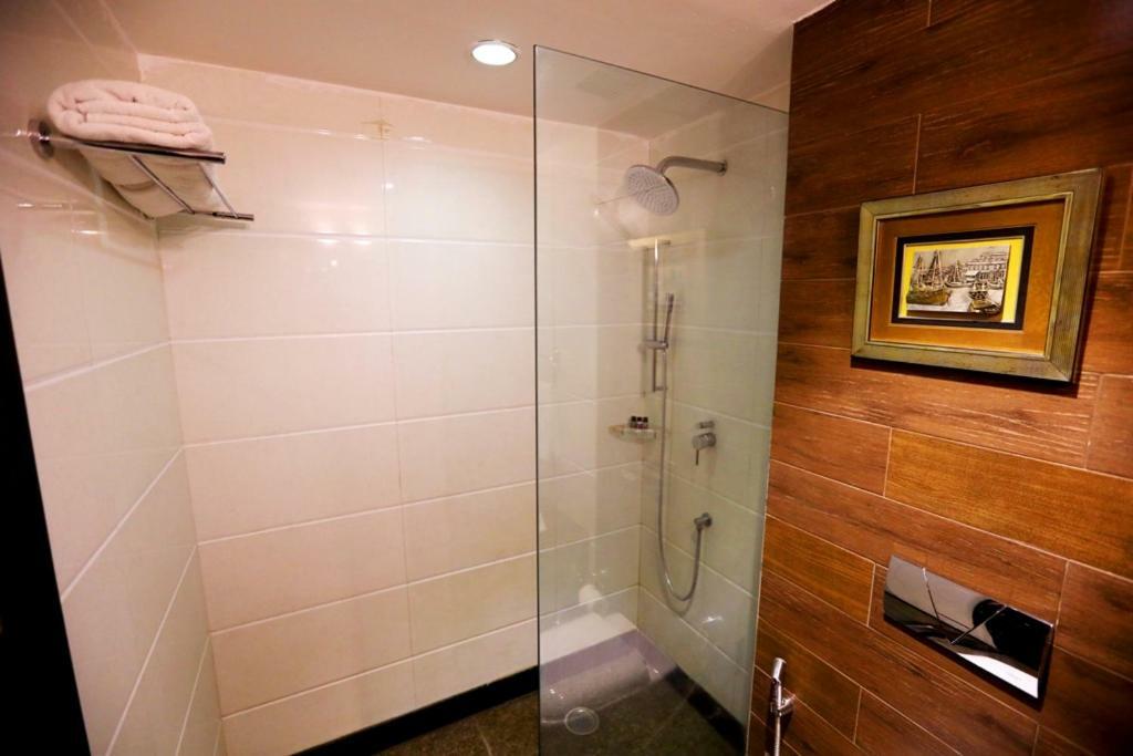 Bluemont Beacon Hotel New Delhi Gurgaon Extérieur photo