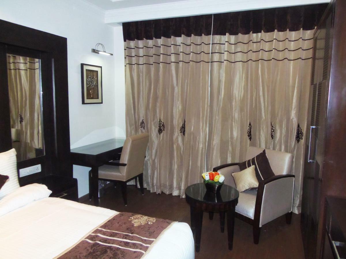 Bluemont Beacon Hotel New Delhi Gurgaon Extérieur photo