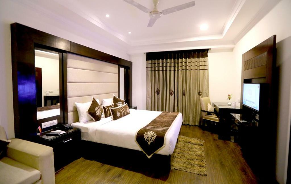 Bluemont Beacon Hotel New Delhi Gurgaon Extérieur photo