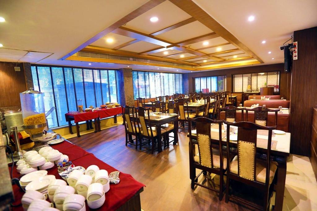 Bluemont Beacon Hotel New Delhi Gurgaon Extérieur photo