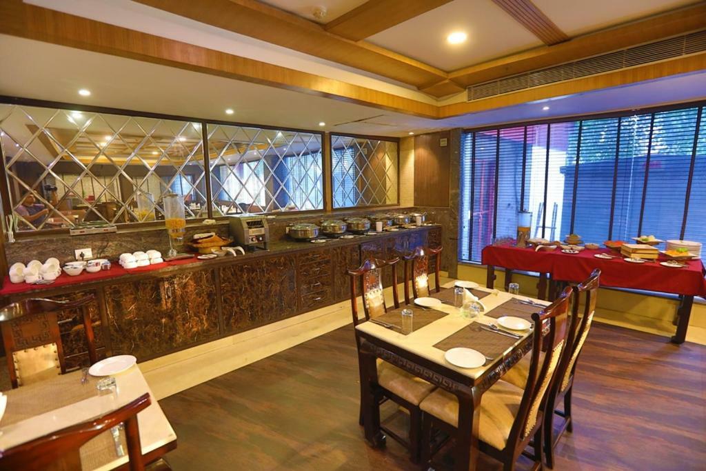Bluemont Beacon Hotel New Delhi Gurgaon Extérieur photo